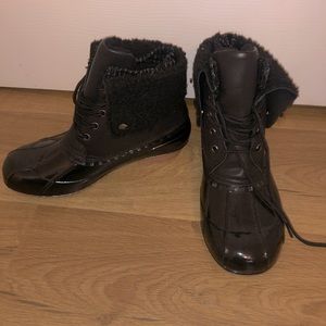Duck boots
